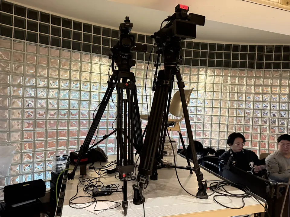 攝影機位與後方工作團隊